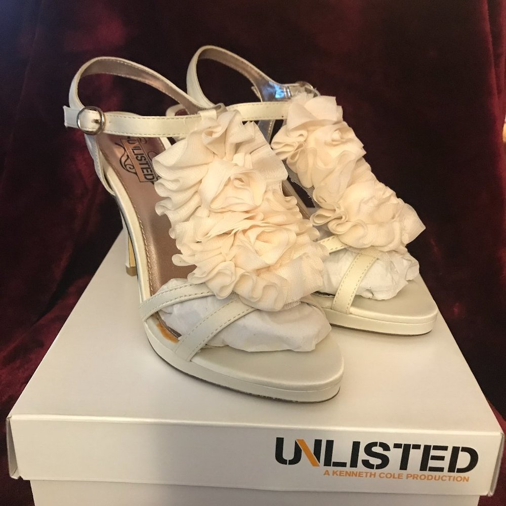 NEW IN BOX! KENNETH COLE UNLISTED GO NATURAL C6 IVORY DRESSY PUMP SANDAL SIZE 8